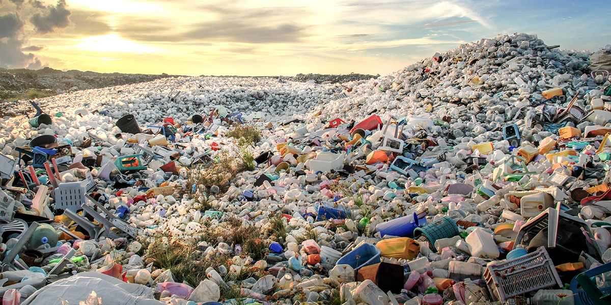 Photograph of a huge pile of plastic debris.